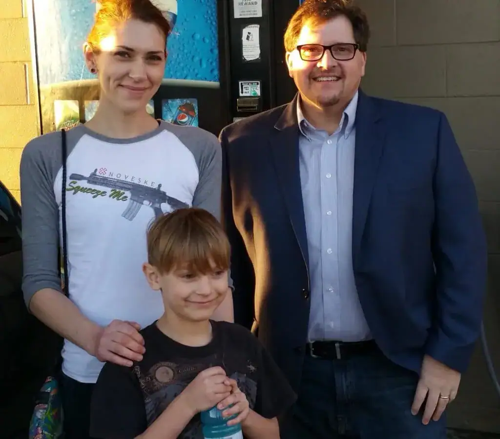 Mom visits tardy age 6 son during lunch – realizes he’s been ‘publicly shamed’ by teachers