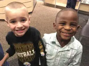 5-year-old best friends get the same haircut to trick their teacher so she won’t be able to tell them apart