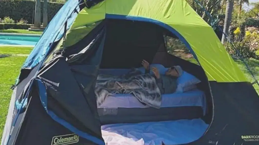 Kirk Douglas still enjoying the outdoors, goes camping at age 102