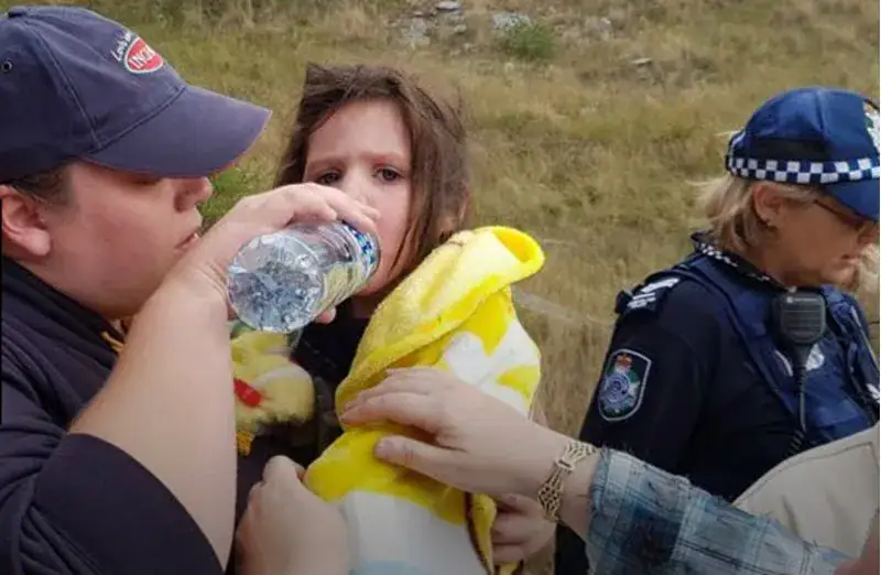 17-year-old dog loyally stays with age 3 girl lost in woods for more than 15 hours