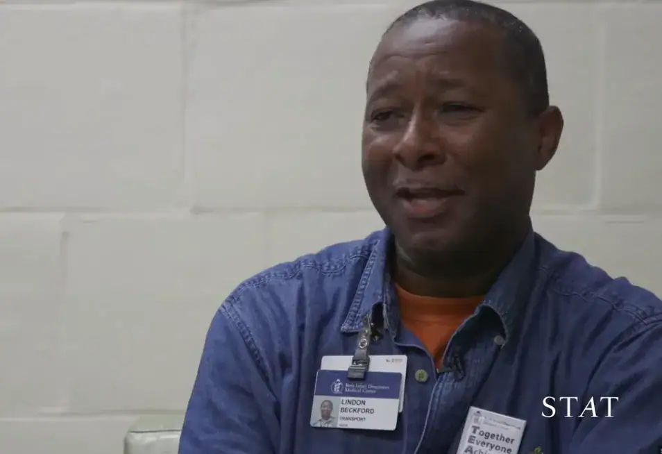 He transfers patients to their rooms, gets caught on camera – now the footage goes viral