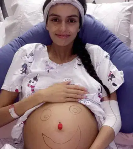 Teen mom chose son’s birth over her own cancer treatment – passes away months after losing her newborn