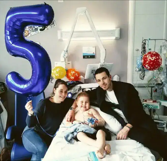 5,000 strangers stand in rain for hours to see if stem cells match for 5-year-old battling cancer