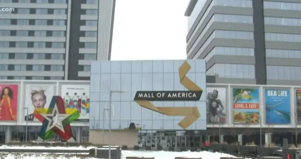 Man arrested for throwing 5-year-old boy off mall balcony reveals to police why he did it