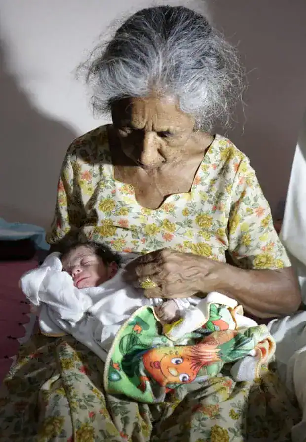 72-year-old woman gives birth to baby boy, becomes one of the oldest first-time moms ever