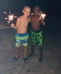 5-year-old best friends get the same haircut to trick their teacher so she won’t be able to tell them apart
