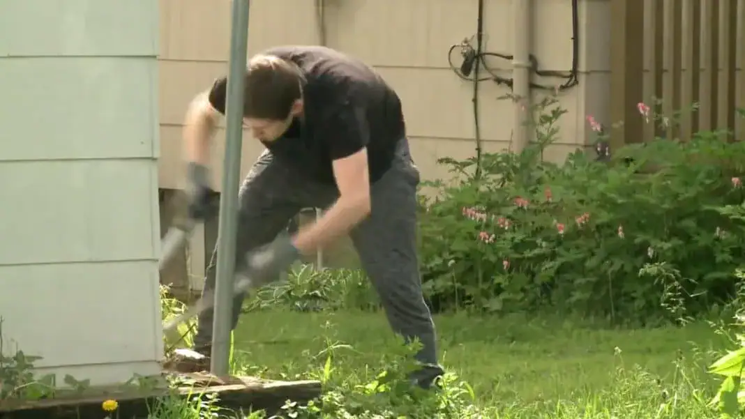 School gives P.E. credit to students who help with yard work for elderly and disabled neighbors
