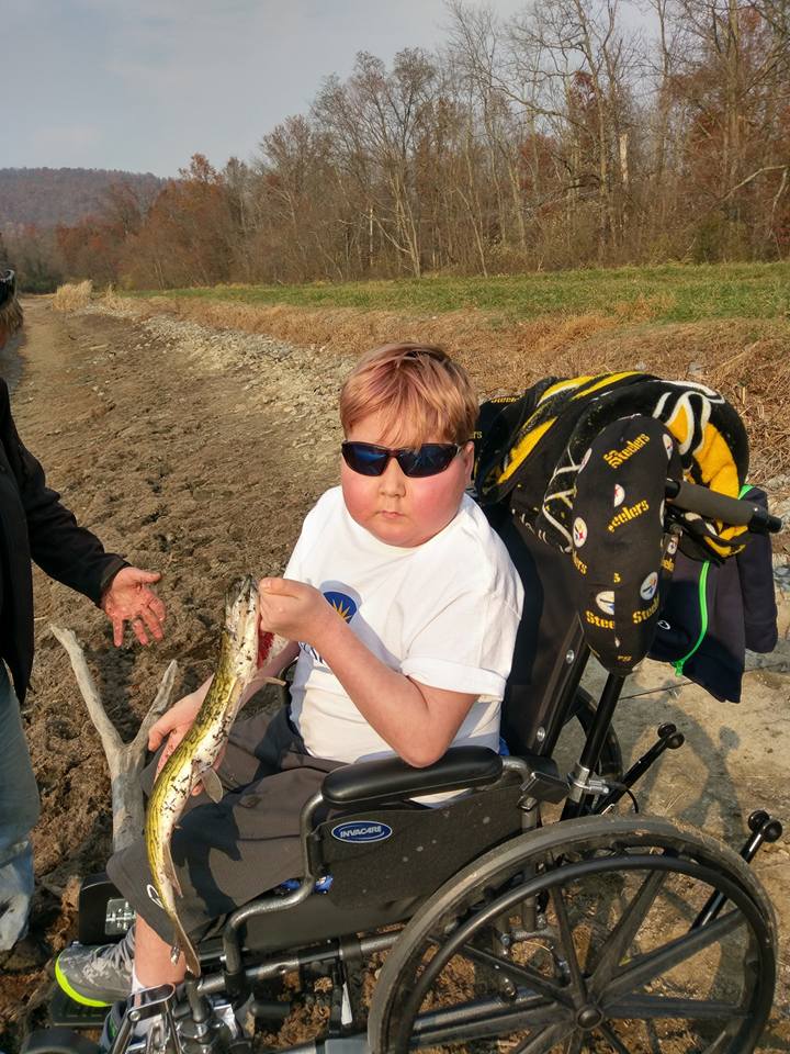 Dying boy with terminal cancer says ‘dad I gotta quit’ – dad makes him a promise as he chokes back tears