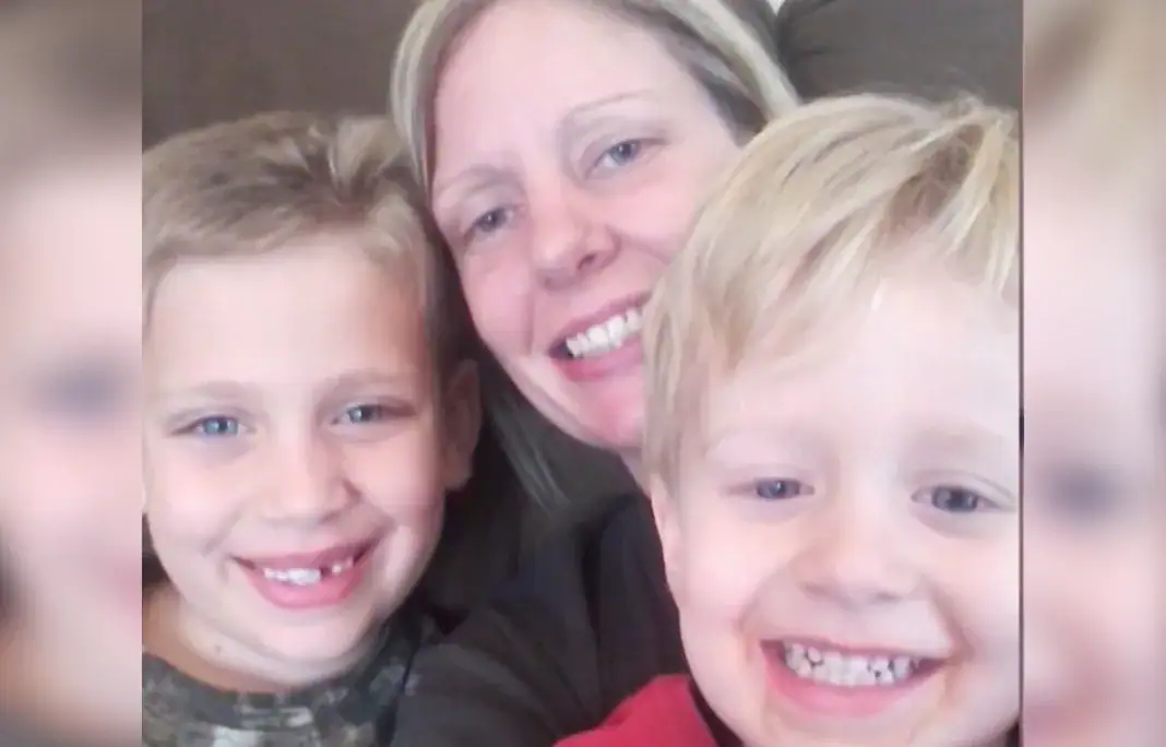 The Creel brothers with their mom