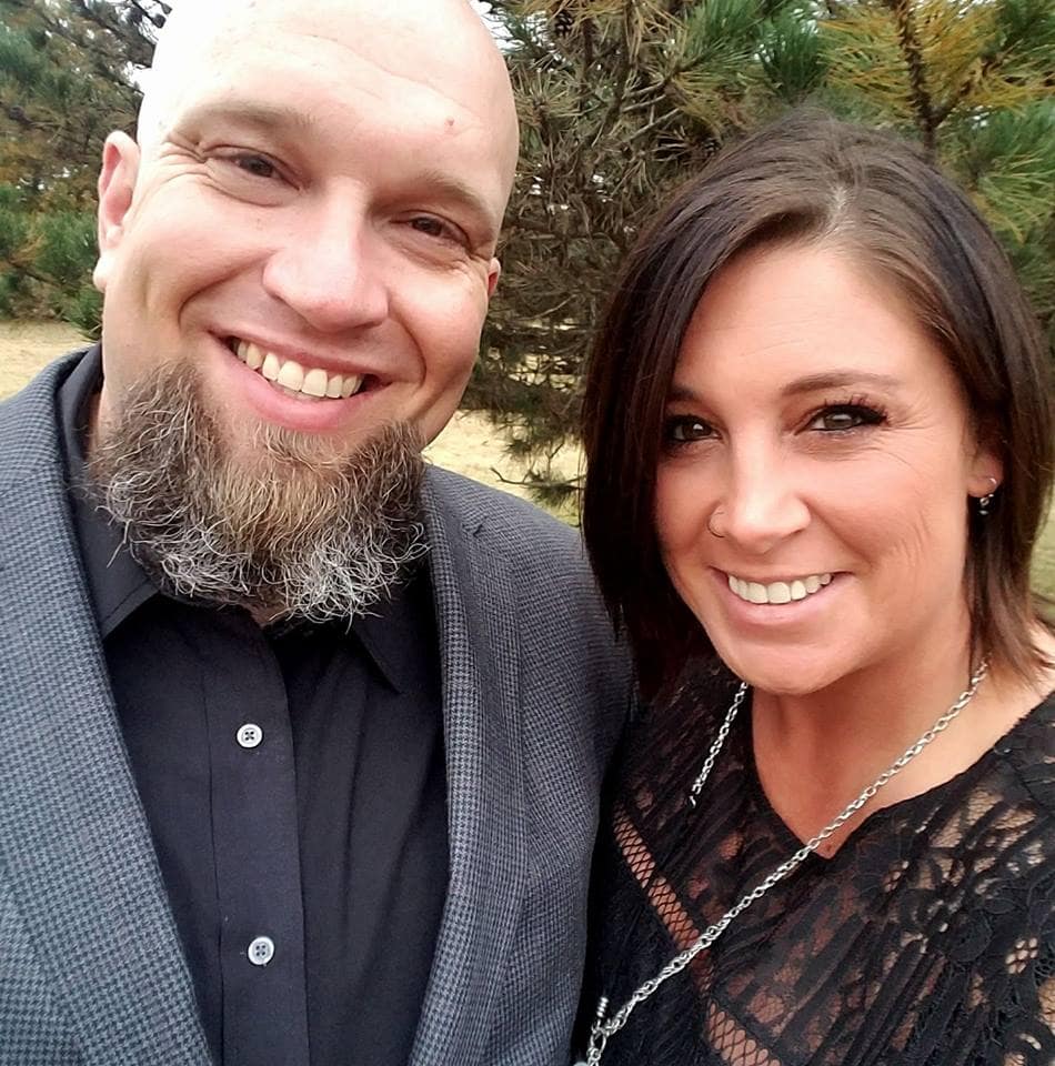 Veteran mechanic helps struggling mom who had no money – only to be lured back to garage for a setup