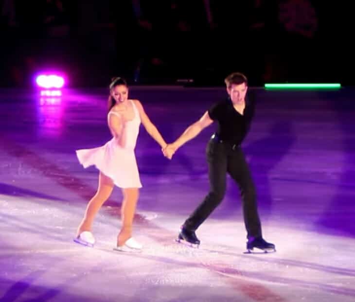 Man grabs partner on ice – within seconds their ‘dirty dancing’ routine makes audience’s eyes pop