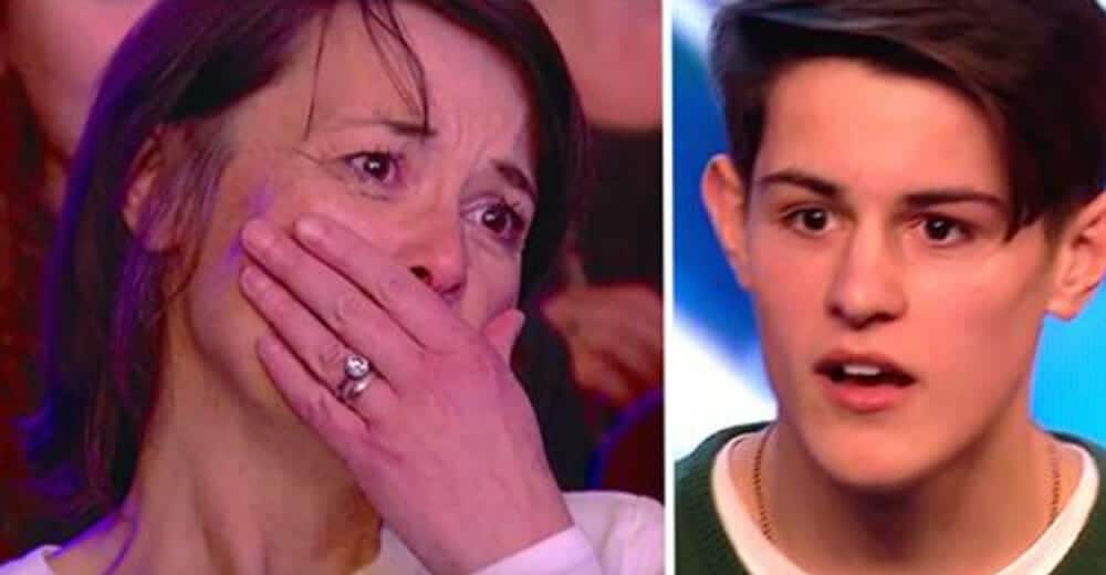Teen gets on stage to sing, but first Simon Cowell tells him to look at the seat next to his mom