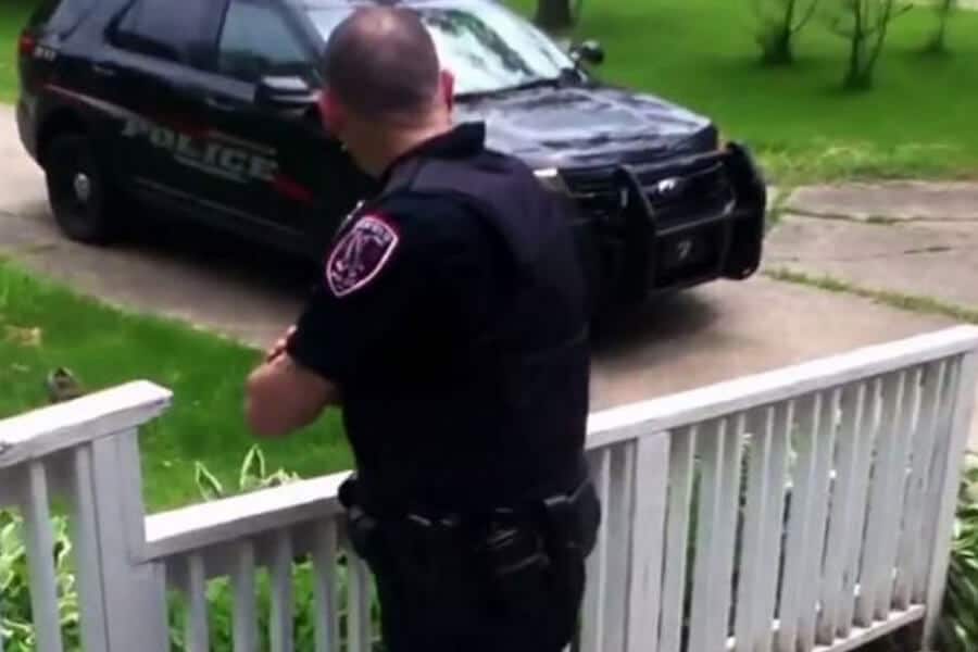 Cop notices little girl who waves to him every day is missing – his gut tells him to rush inside