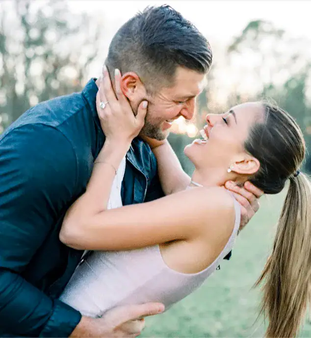Tim Tebow takes a knee … to ask his girlfriend to marry him! — ‘I’m really blessed’