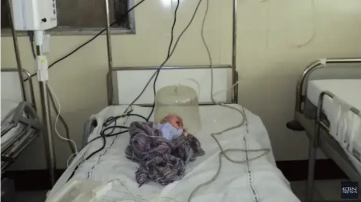 Mom takes one look at newborn son’s face and threatens to kill him, so nurse takes him home instead