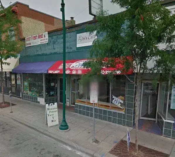 Struggling cafe owner lets homeless man work for the day – 2 weeks later walks in and he’s still there