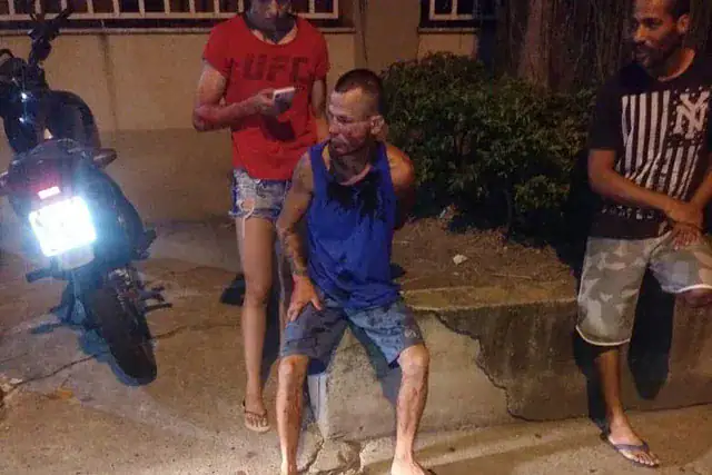 Robber tries to mug female MMA fighter – pays dearly for his mistake