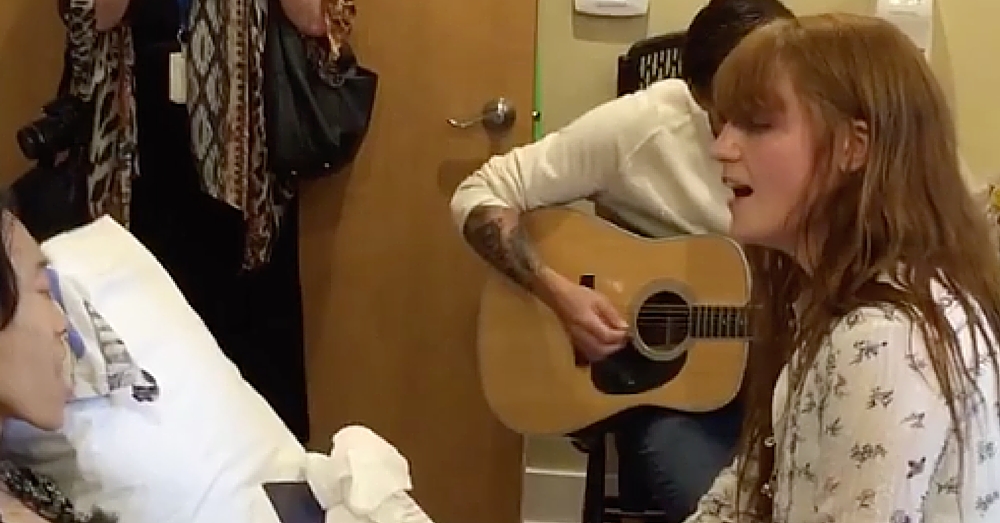 15-Yr-Old In Hospice Missed Favorite Band In Concert, So They Came To Her Instead