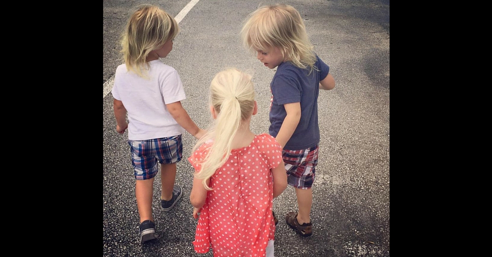 2-Yr-Old Triplets Chase After Garbage Truck. Wait Until You See The Reason Why…