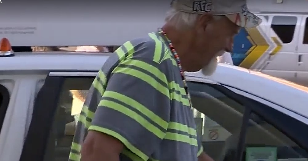 Homeless Man Leaves Bag In Taxi. When Driver Looks Inside He Calls Police Immediately