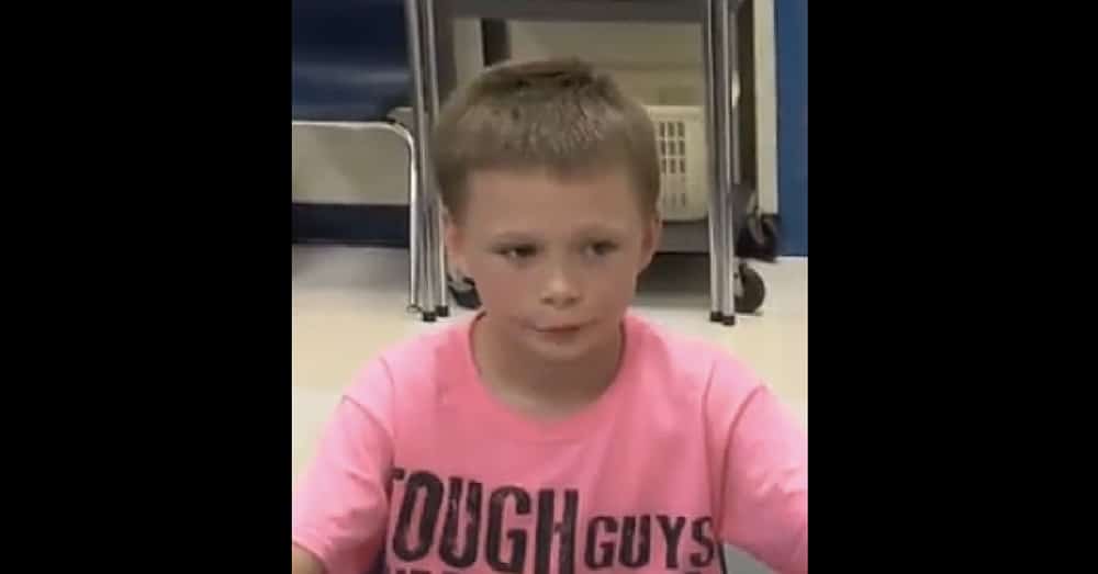 9-year-old boy bullied for wearing pink to school – sees teacher the next day and mouth drops