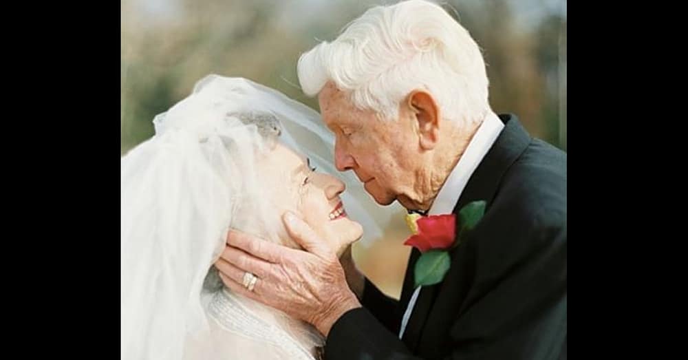 Grandparents Married 65 Years Celebrate Anniversary With Tear-Inducing Photoshoot