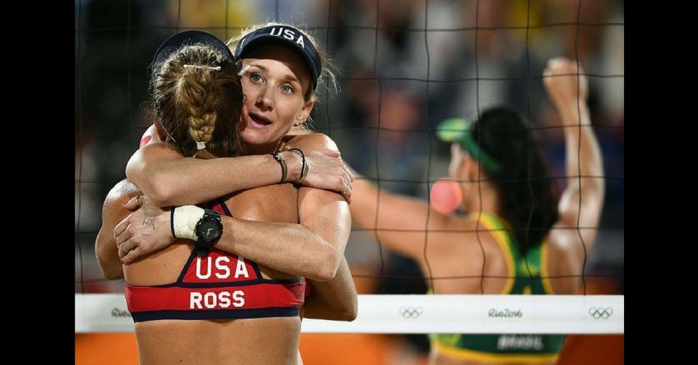 3-Time Gold Medalist Kerri Walsh Jennings Proves She’s A Class Act After Tough Loss
