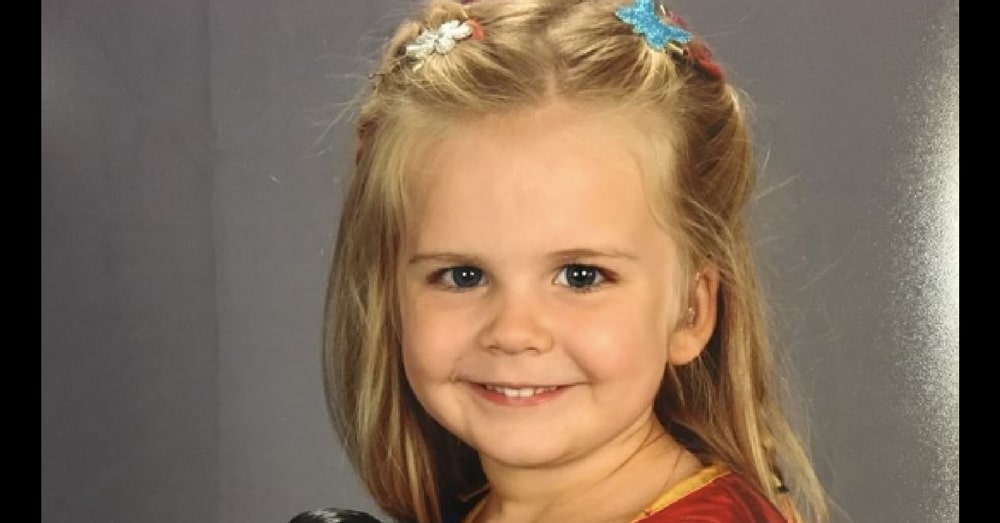 Dad Lets Daughter Choose Own Outfit For Picture Day. Now That Photo Is Going Viral