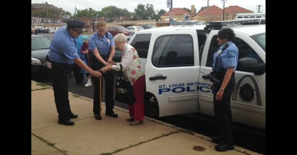 102-Yr-Old Handcuffed, Put In Back Of Police Cruiser To Fulfill Bucket List Wish