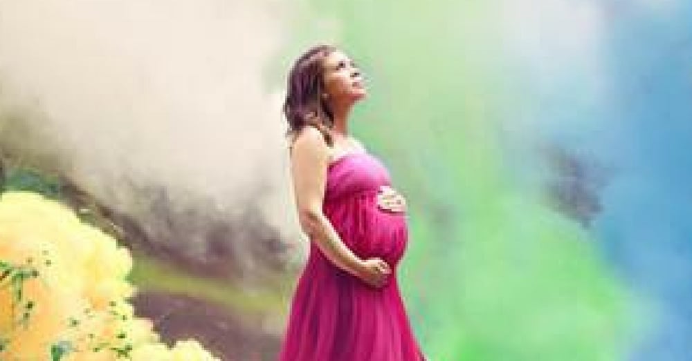 Breathtaking Maternity Photo Celebrates Life After 6 Devastating Losses