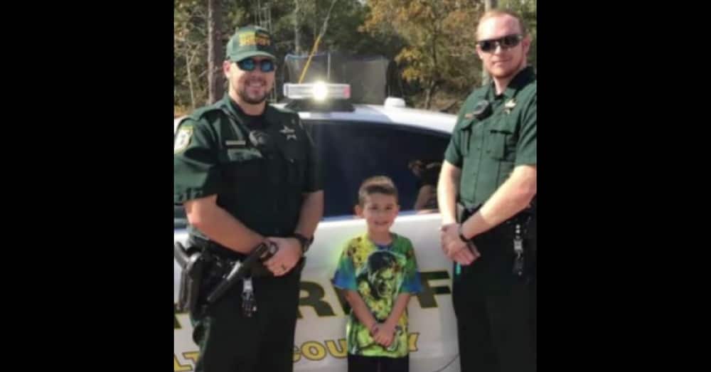 Little Boy Calls 911 On Thanksgiving. Dispatcher Wasn’t Expecting What He Says Next