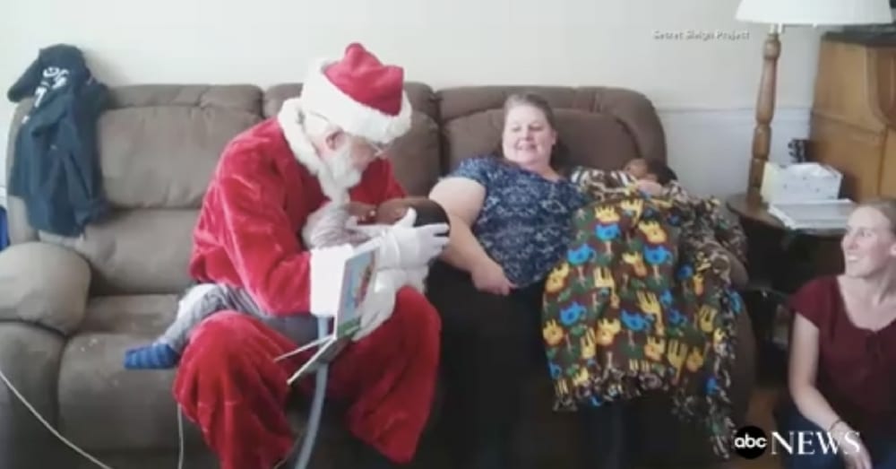 When Santa Learned These Kids Were Too Sick To Come See Him He Brought Christmas To Them