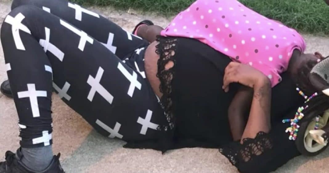 Cop Finds Pregnant Mom And Toddler Asleep On Sidewalk. What He Does Next Flips Her World Upside Down