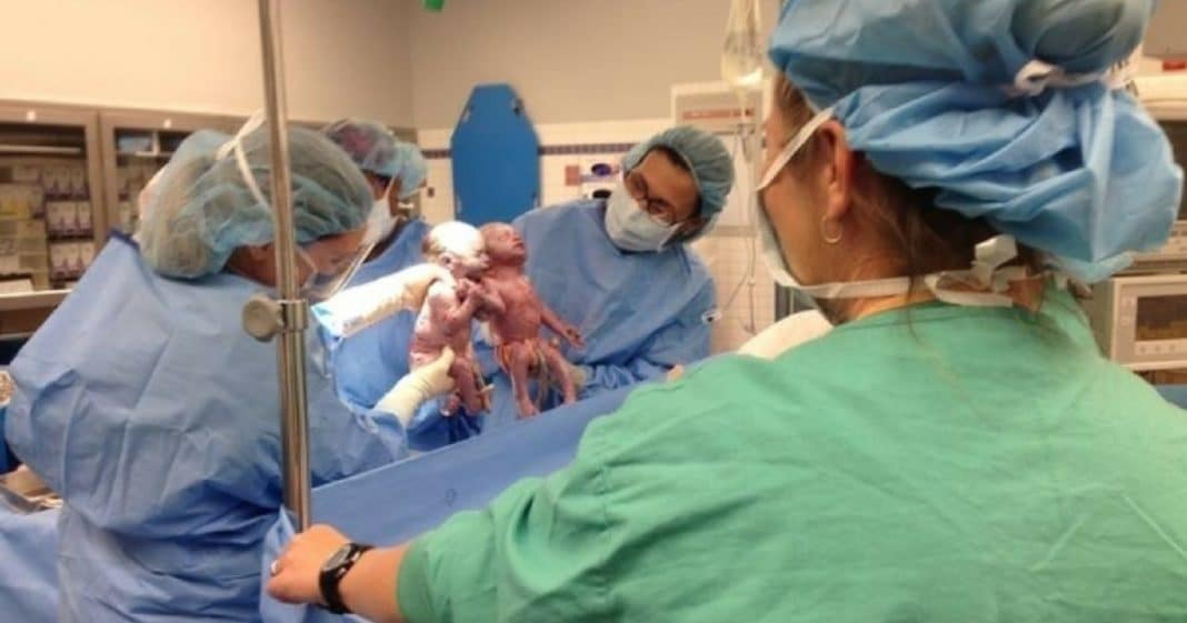 Doctor Gasps As She Delivers Twins, Then Mom Realizes What Happened, Breaks Down In Tears