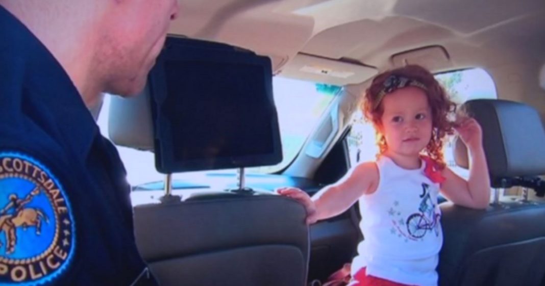 Mom Realizes What Age 3 Daughter Did In Backseat Of Car, Immediately Pulls Over And Calls Cops