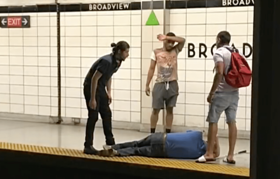 3 Young Strangers Risk Electrocution & Death To Save Blind Man Crying For Help From Subway Tracks