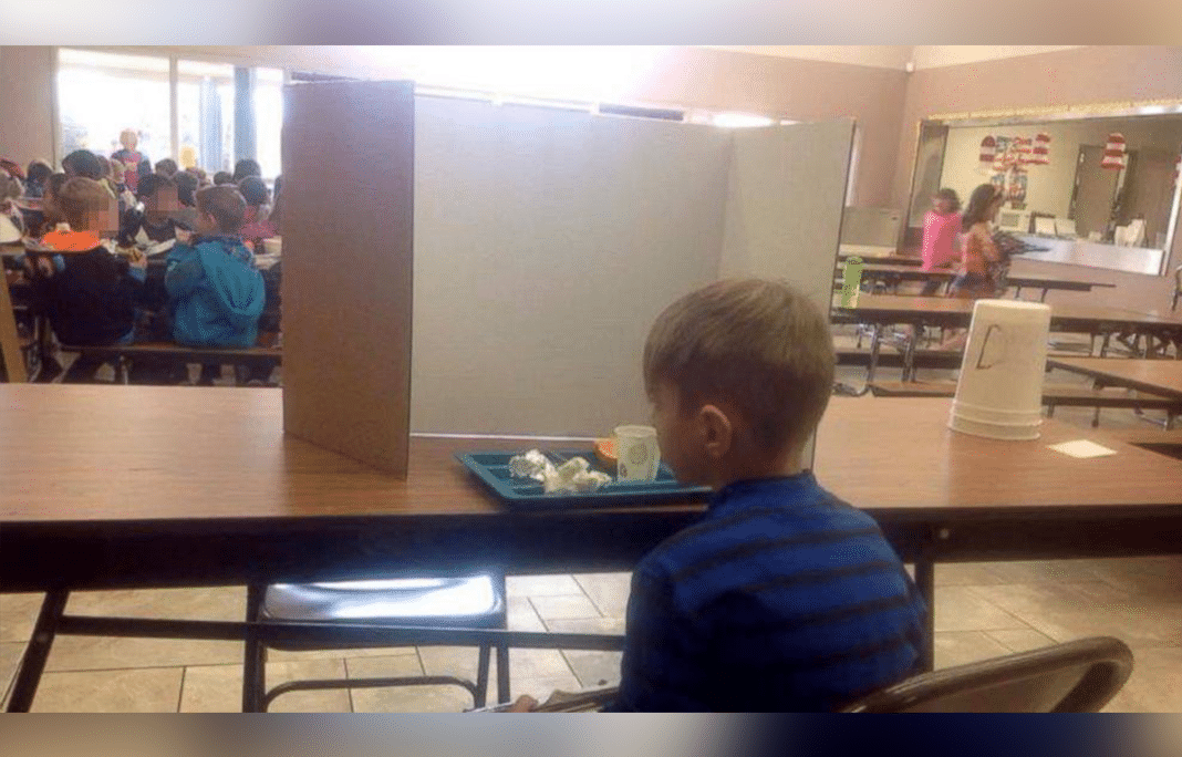 Mom visits tardy age 6 son during lunch – realizes he’s been ‘publicly shamed’ by teachers