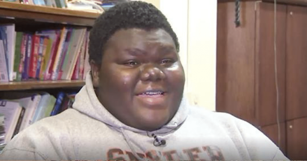 Homeless teen defies odds – gets accepted into 17 colleges on his own