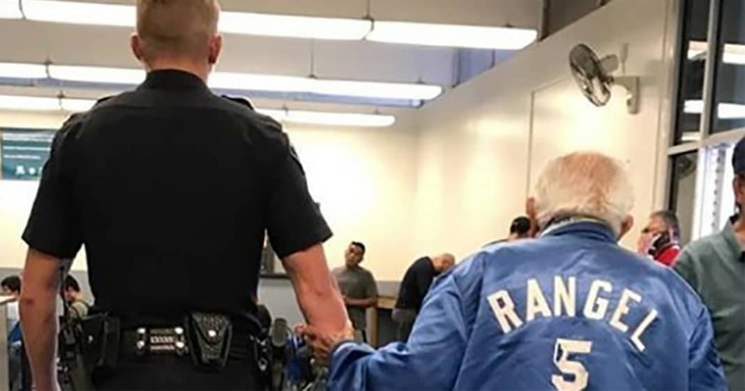 92-year-old man gets kicked out of Bank Of America, then a police officer takes action