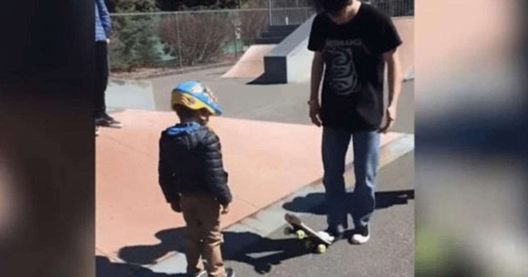 Teen boys befriend 5-year-old with autism and teach him how to ride a skateboard